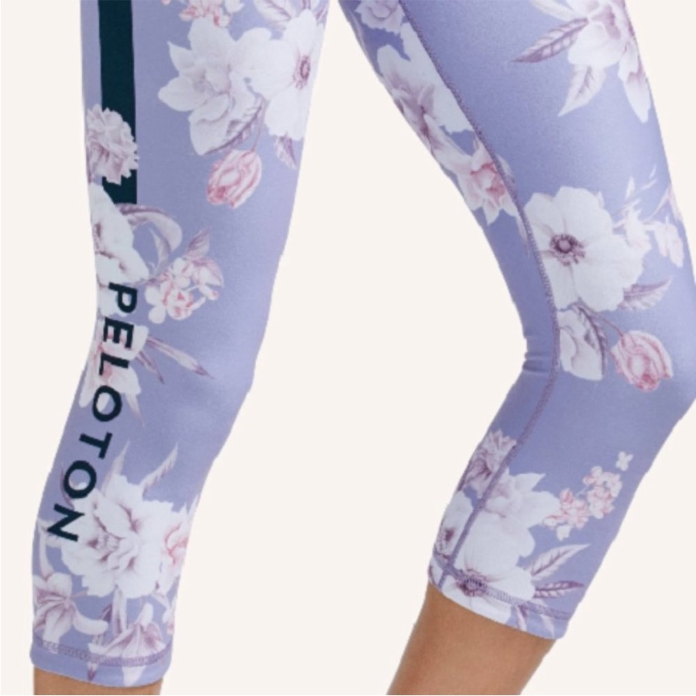 Peloton wild flower exercise set sports bra and capris size XS NWT - Picture 2 of 4
